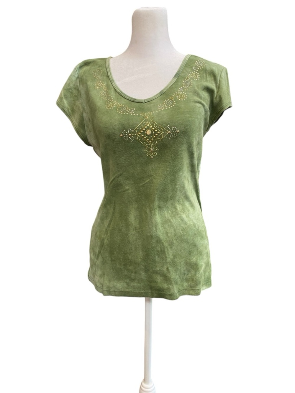 WESTBOUND Women's size M Sun-washed Short-Sleeve Scoop Neck Top Gold Stud Detail